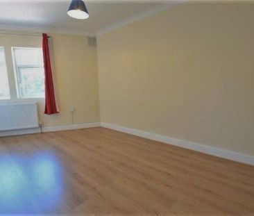 4 bedroom flat to rent - Photo 2
