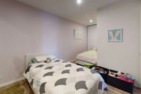 Luxurious 3-Bedroom Apartment in the Heart of South Brisbane - Photo 4