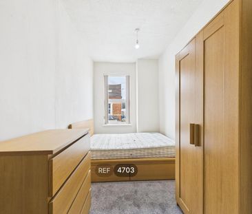 4 bedroom terraced house to rent - Photo 6