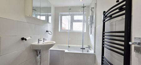 3 bedroom semi-detached house to rent - Photo 3