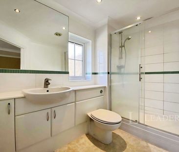 2 bedroom apartment to rent Limes Close, Leatherhead, Surrey, KT22 - Photo 4