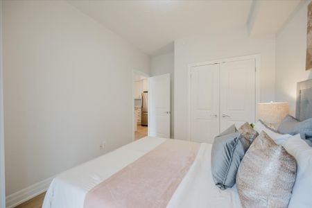 For Lease - 111 Civic Square Gate Unit# 215, Aurora, Ontario - Photo 2