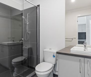 17 Sotterra Walk, Fraser Rise VIC 3336 - Photo 2