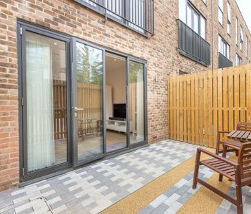 4 bedroom terraced house to rent - Photo 1