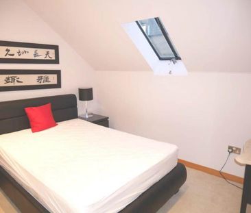 3 bedroom flat to rent - Photo 4