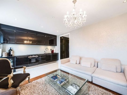 St. Stephens Gardens, Notting Hill, London, W2 5NJ - Photo 1