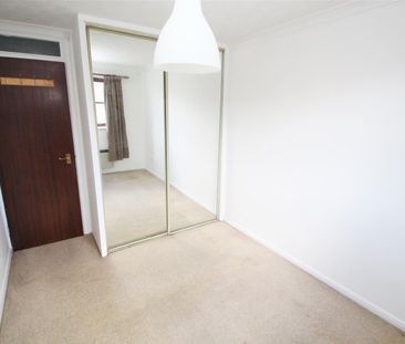 Eaton Avenue, High Wycombe - Photo 3