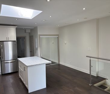 For Lease - 2914 Danforth Avenue Unit# 2nd Floor, Toronto, Ontario - Photo 5