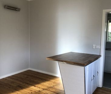 Neat, tidy and sun filled! - Photo 2