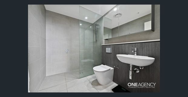 FABULOUS SUB -PENTHOUSE - EXCEPTIONAL FLOOR SPACE! - Photo 1