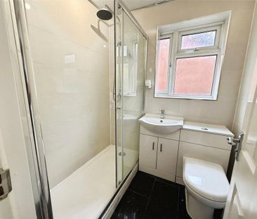 2 bedroom end of terrace house to rent - Photo 6