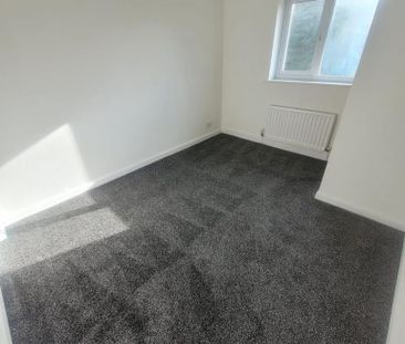 2 bedroom semi-detached house to rent - Photo 2