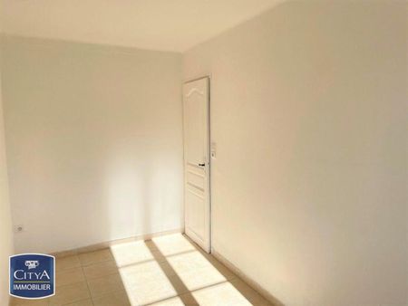 Location Appartement 4 pièces 69m² PEYROLLES EN PROVENCE 13860 - Photo 5