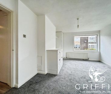 Braybrooke, Basildon, SS14 - Photo 1