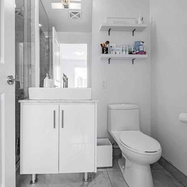 For Lease - 1 The Esplanade Street Unit# 2202, Toronto, Ontario - Photo 1