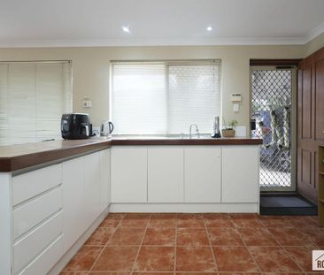 Spacious Home - Photo 6