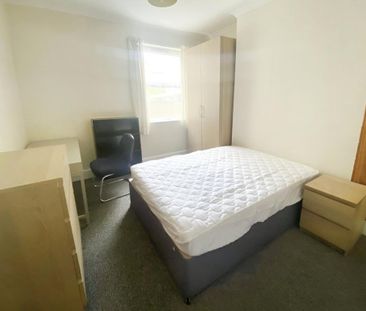 5 bedroom terraced house to rent - Photo 3