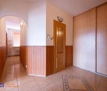 Pronájem bytu 3+1 se třemi lodžiemi v centru Šumperka - Fotografie 3