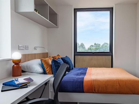 1 bedroom in a flat share to rent - Photo 2