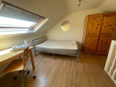 21 Arthur Street - College side 4 bed Loughborough - Photo 3