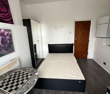Studio Flat, Dudley Road, B18 - Photo 4