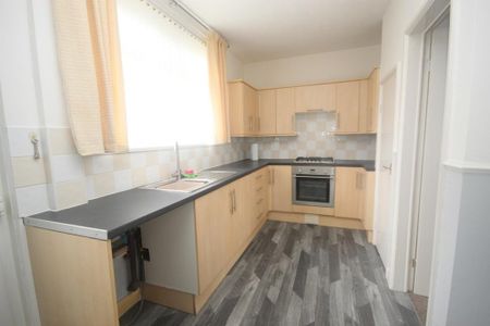 3 bedroom terraced house to rent - Photo 3