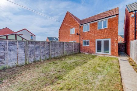 3 bedroom terraced house to rent - Photo 3