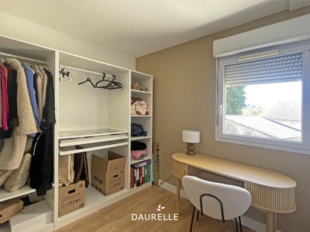 Location Appartement 4 pièces 75m² CHATEAURENARD 13160 - Photo 3