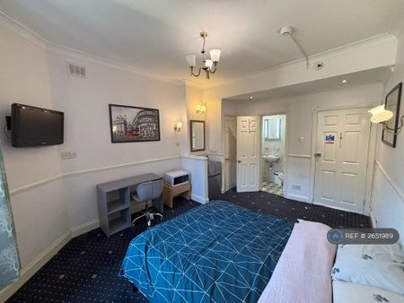 1 bedroom in a house share to rent - Photo 5