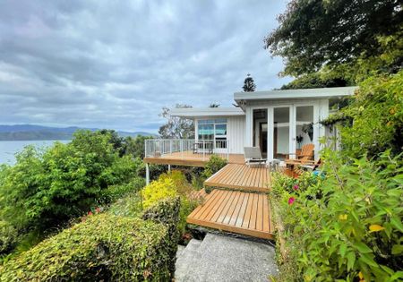 Family Residence, Nestled into the Hillside with Harbour Views - Photo 5