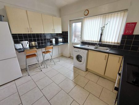 5 bedroom terraced house to rent - Photo 5