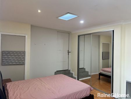 Charming studio/1-bedroom just 900m to Roseville Station & shops - Photo 5