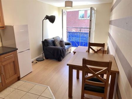 Apartment 12 202-206 Albertbridge Road, Belfast, BT5 4GY - Photo 3