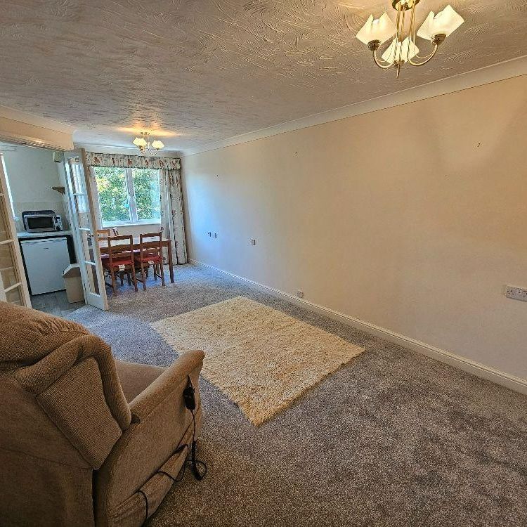 1 bedroom flat to rent - Photo 1
