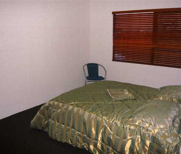 Spacious flat in great location, handy to CBD, The Base, Waikato St... - Photo 2