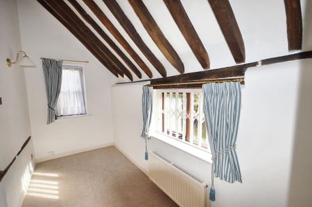 2 bedroom barn conversion to rent - Photo 2