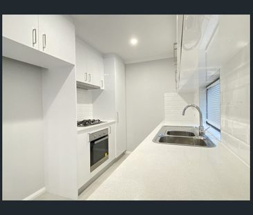 Low maintenance family home - Photo 3