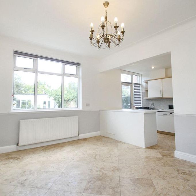 3 bedroom semi-detached house to rent - Photo 1