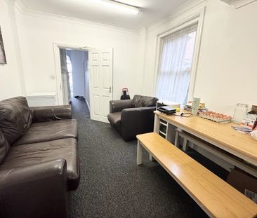 Room in a Shared House, Harborough Road, SO15 - Photo 1