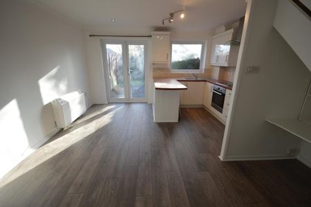 2 bedroom terraced house to rent - Photo 3