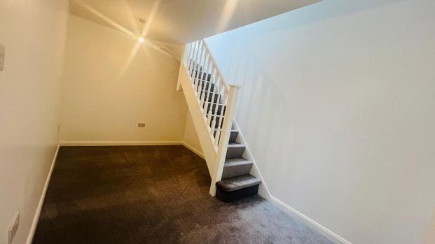 4 bedroom flat to rent - Photo 1