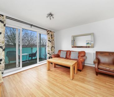 Evelyn Court, E3, London - Photo 1