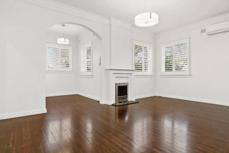 Large two bedroom apartment in Convenient Location - Photo 2