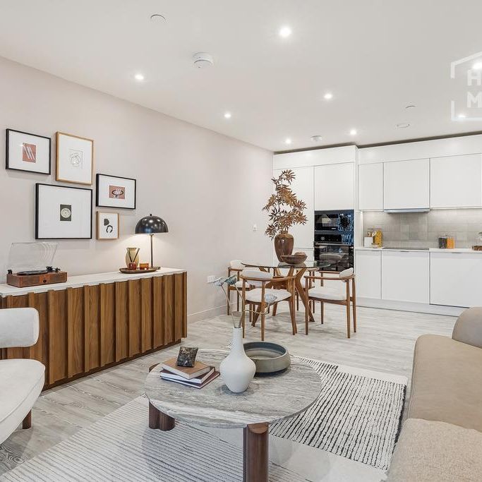 3 bedroom flat to rent - Photo 1