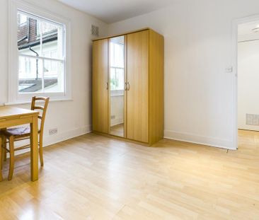 Property to rent - Photo 2