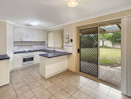 Charming 3 Bedroom House in Alfred Street - Photo 2