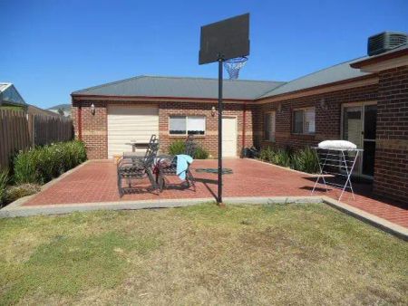 37 Southampton, Point Cook VIC 3030 - Photo 3