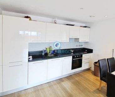 2 bedroom flat to rent - Photo 2