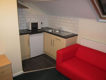 Studio to rent - Photo 2