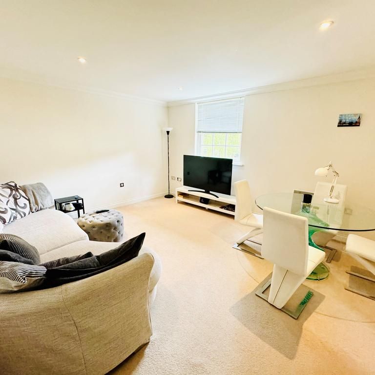 2 bedroom flat to rent - Photo 1